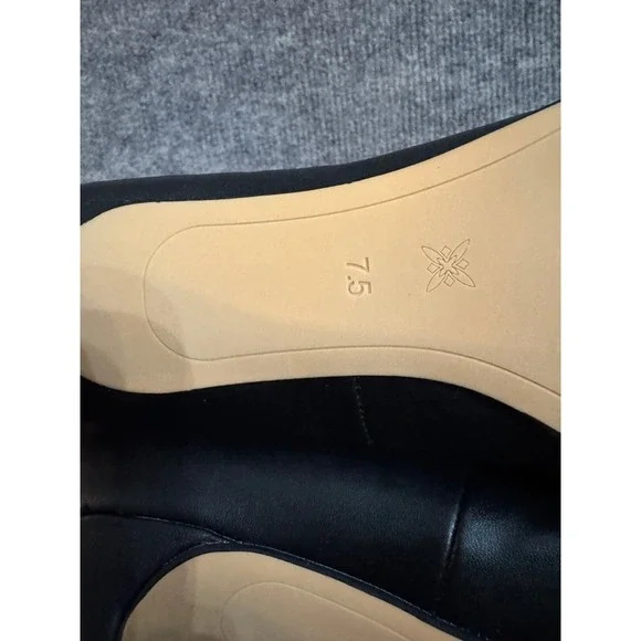 BCBGeneration Black Pointed Toe Pumps Silver Chain Trim Stiletto Heels Size 7.5 - Picture 7 of 9